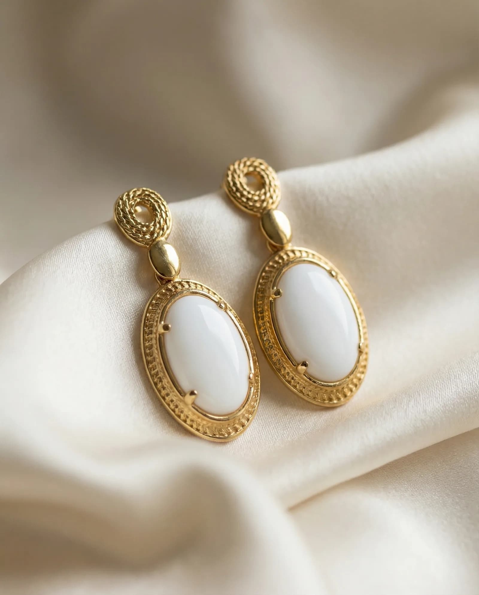 Pendientes Etruria - Piedra blanca, Dorado